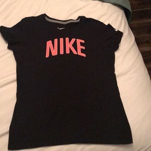 Nike women’s t shirt